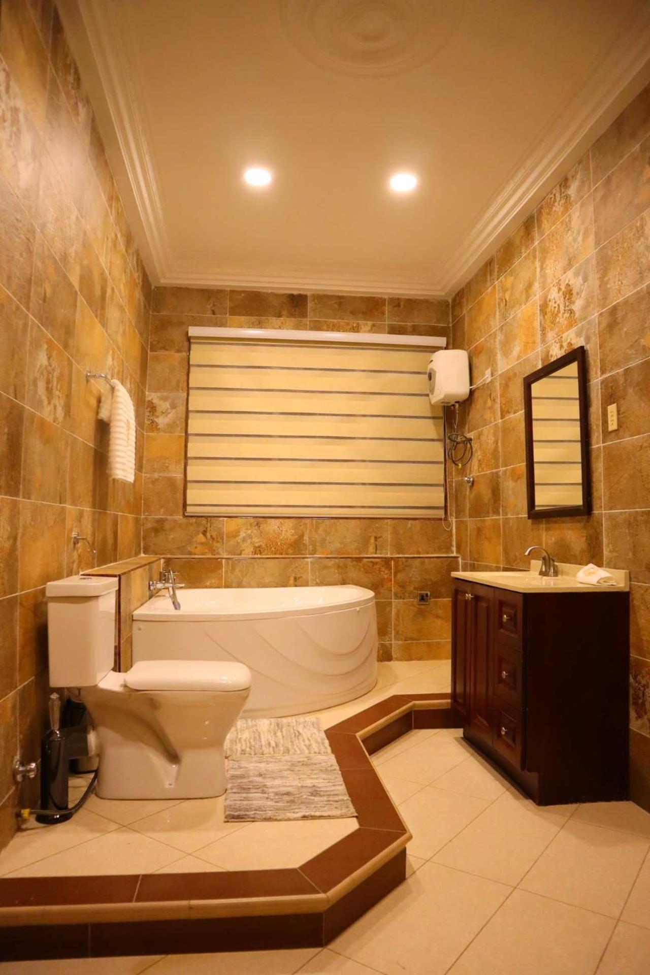 Labev Hotel Кумаси Экстерьер фото