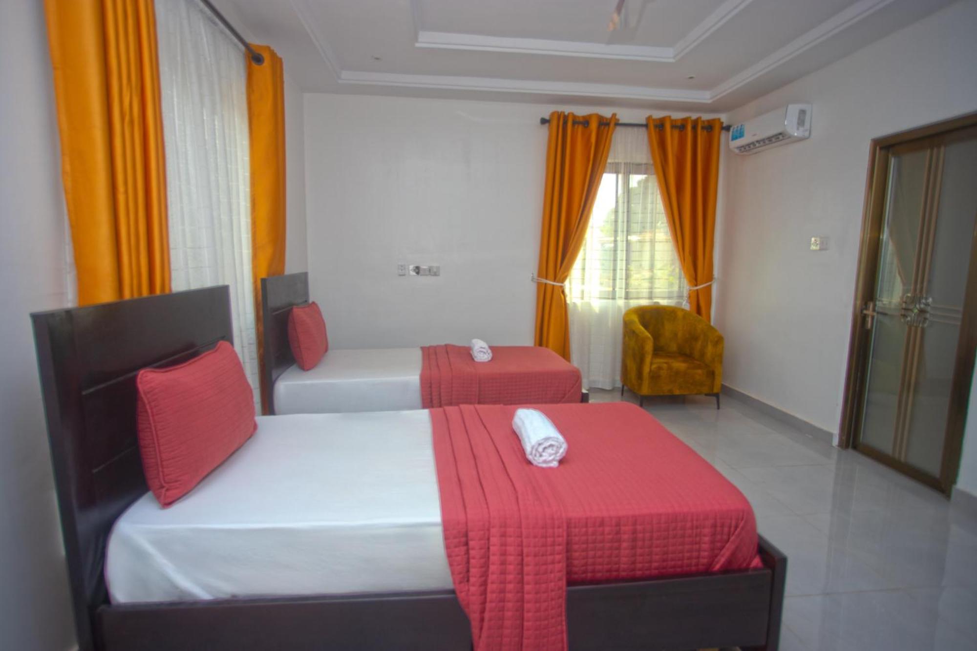 Labev Hotel Кумаси Экстерьер фото