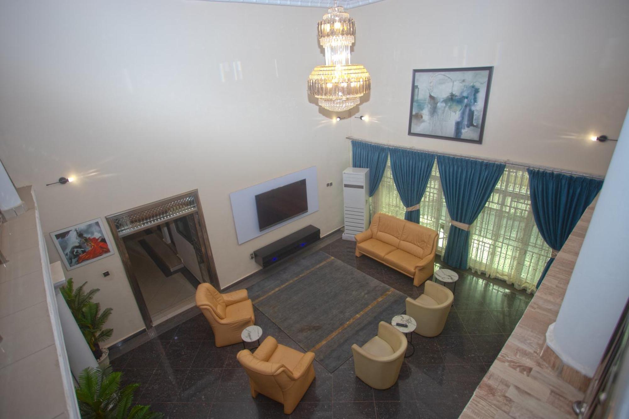 Labev Hotel Кумаси Экстерьер фото