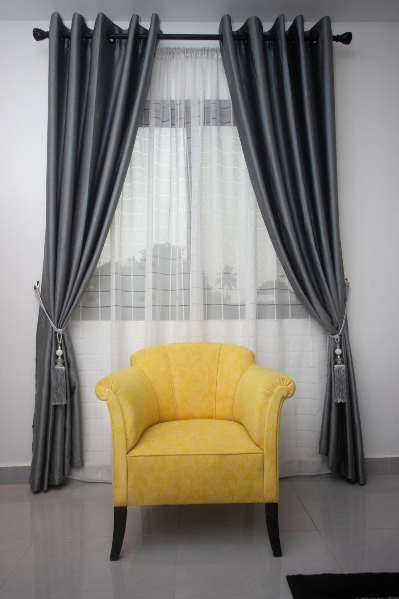 Labev Hotel Кумаси Экстерьер фото