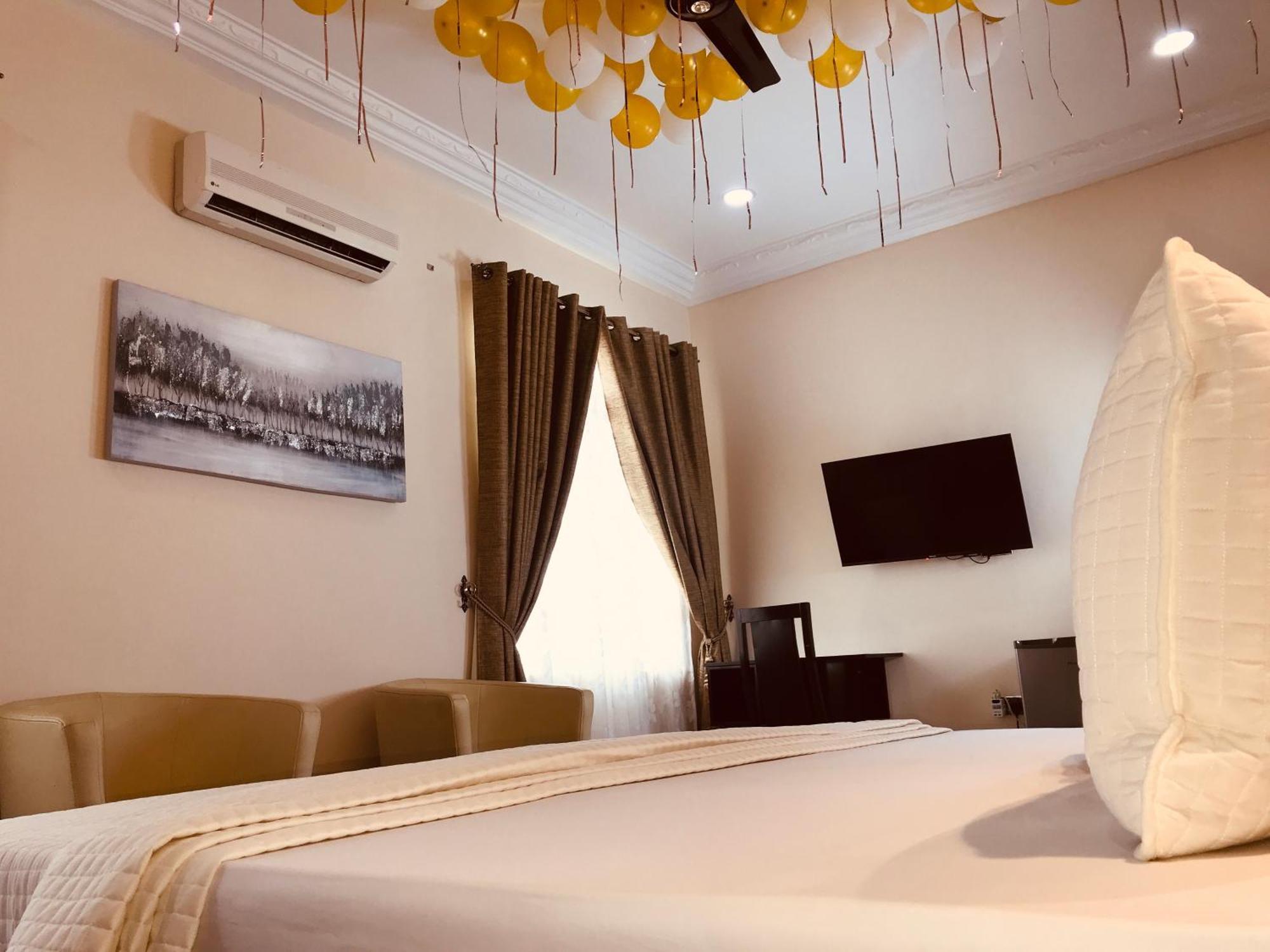 Labev Hotel Кумаси Экстерьер фото